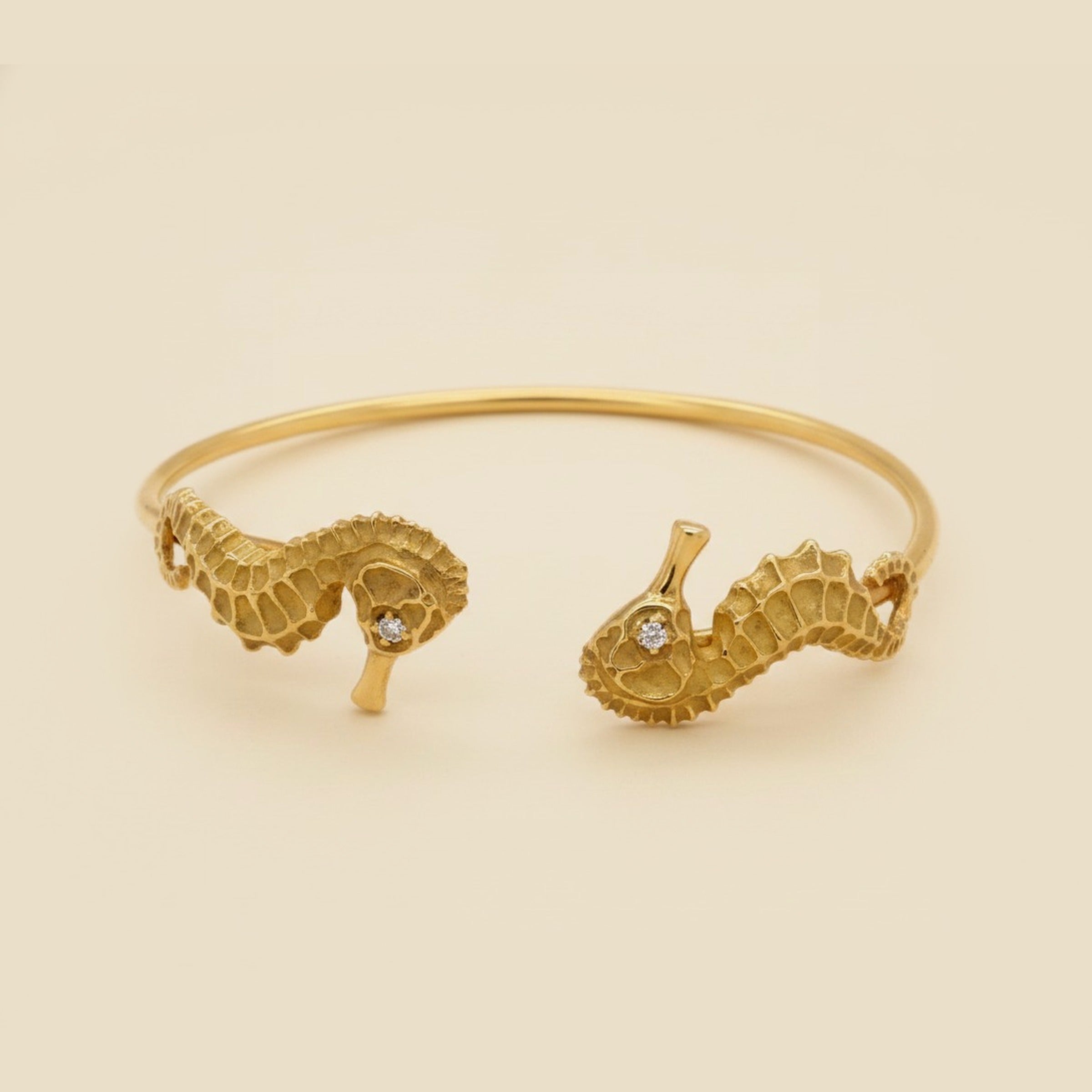 18k Yellow Gold Seahorse Bangle Bracelet