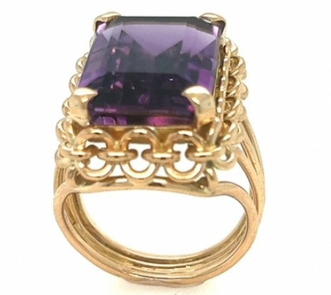 1960's Decorative Yellow Gold Amethyst Ring – Empire Diamond – view 3