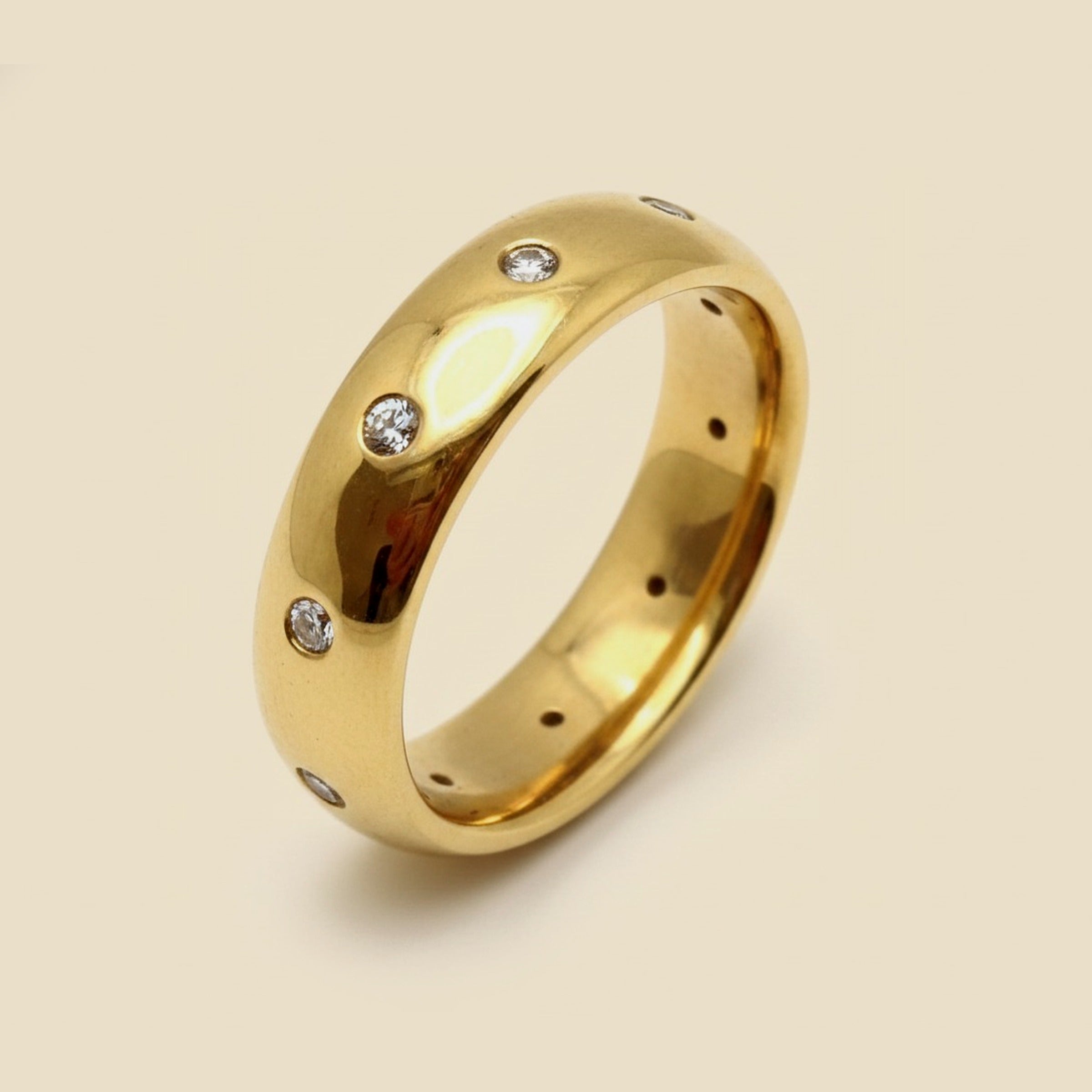 Mens 18K Etoile Wedding Band