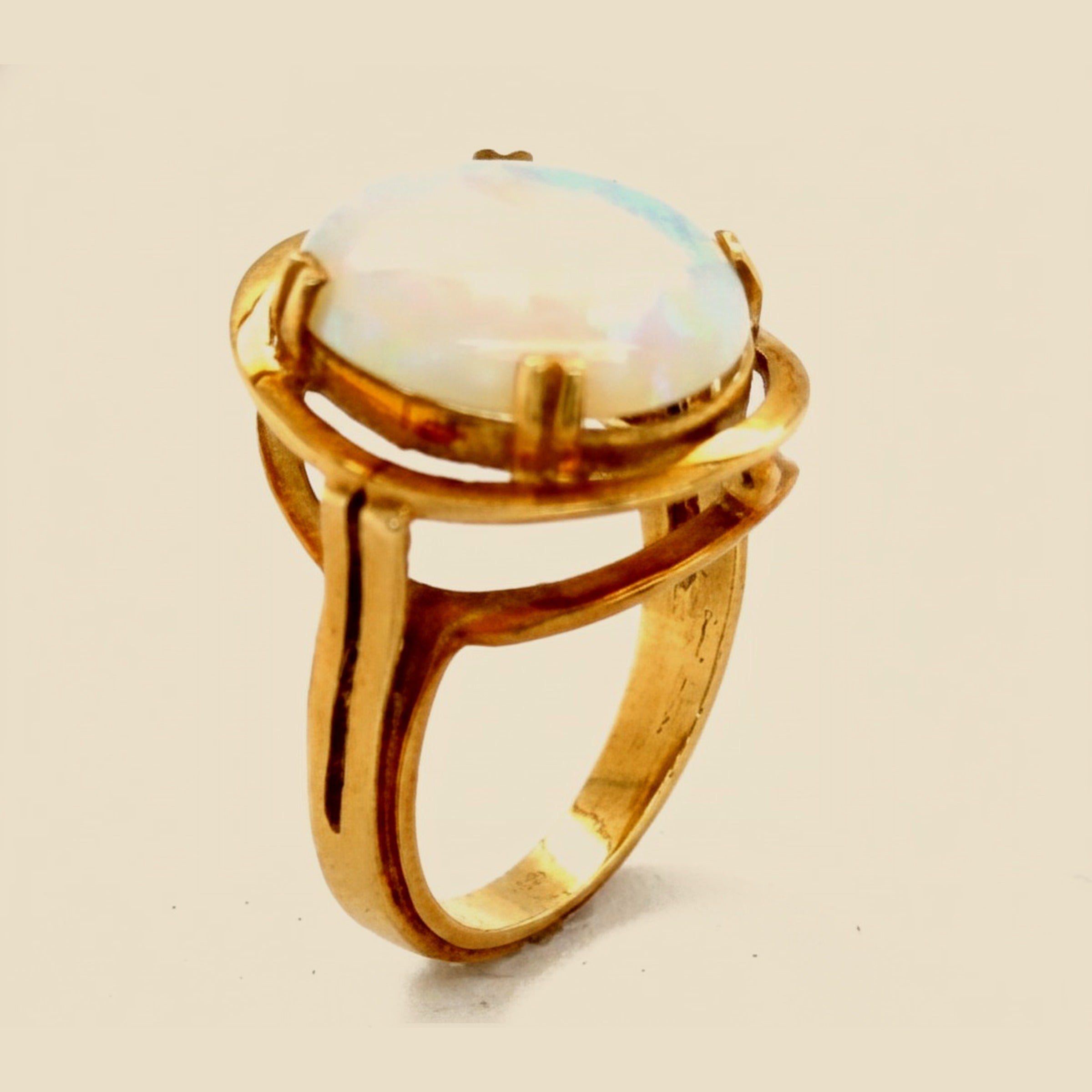 Vintage 14k Yellow Gold Opal Ring