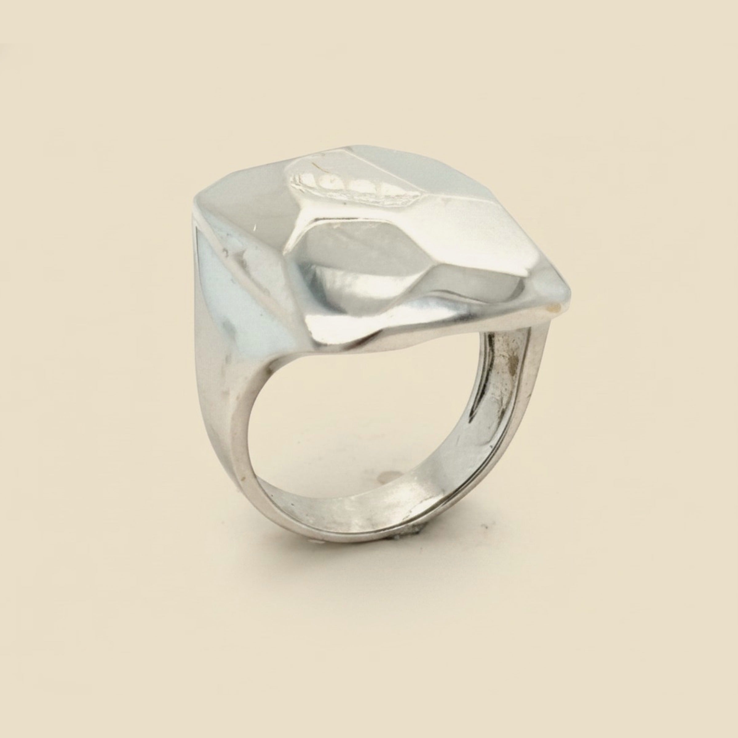 White Gold 14k Glossy Statement Ring
