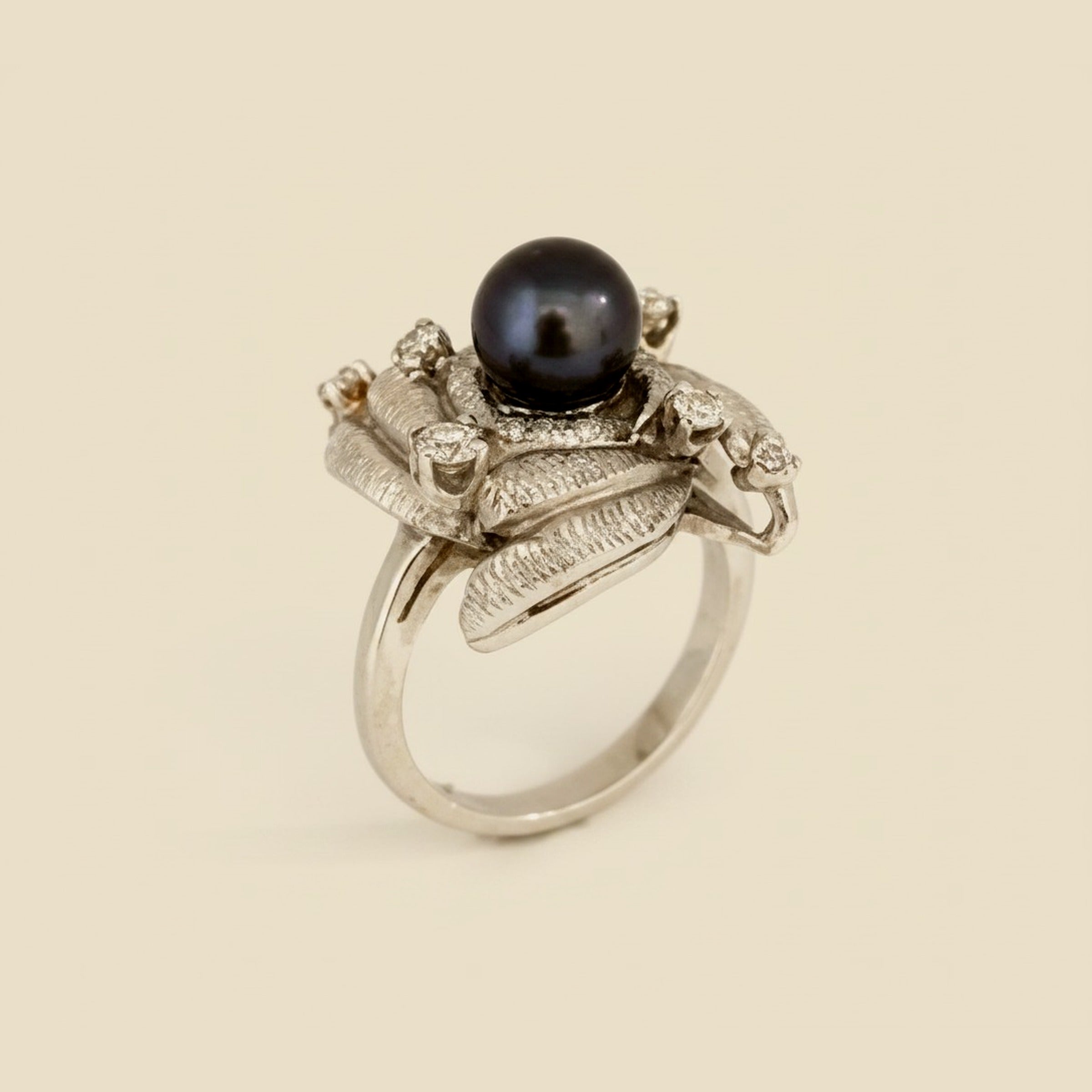 White Gold Decorative Diamond and Black Pearl Cocktail Ring
