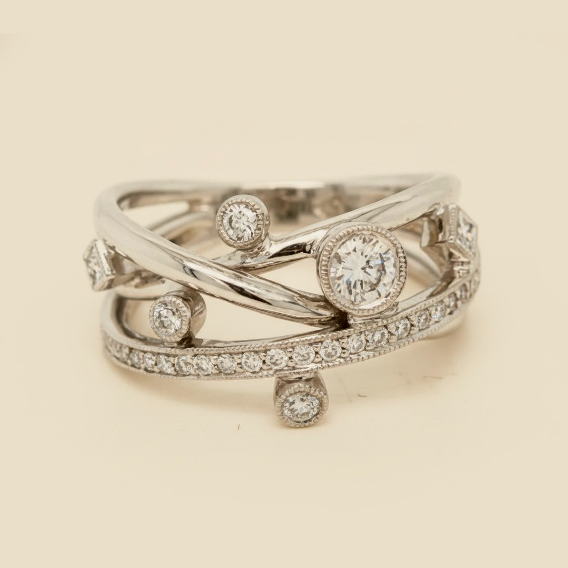 18k White Gold Diamond Crisscross Band/Ring