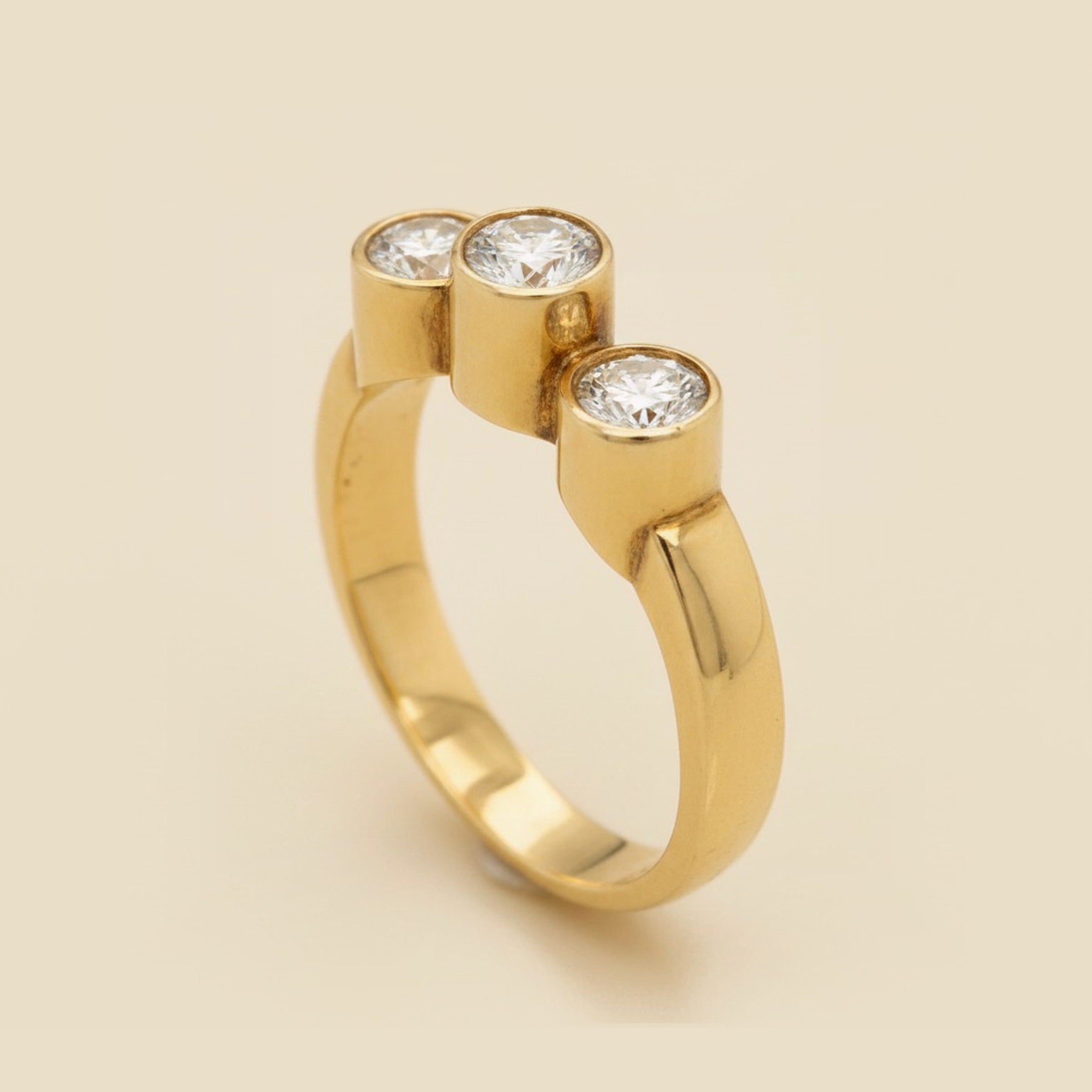 3-Diamond Ring in Yellow Gold – Empire Diamond
