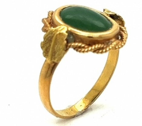 Delicate Jade Ring in Yellow Gold – Empire Diamond – view 2