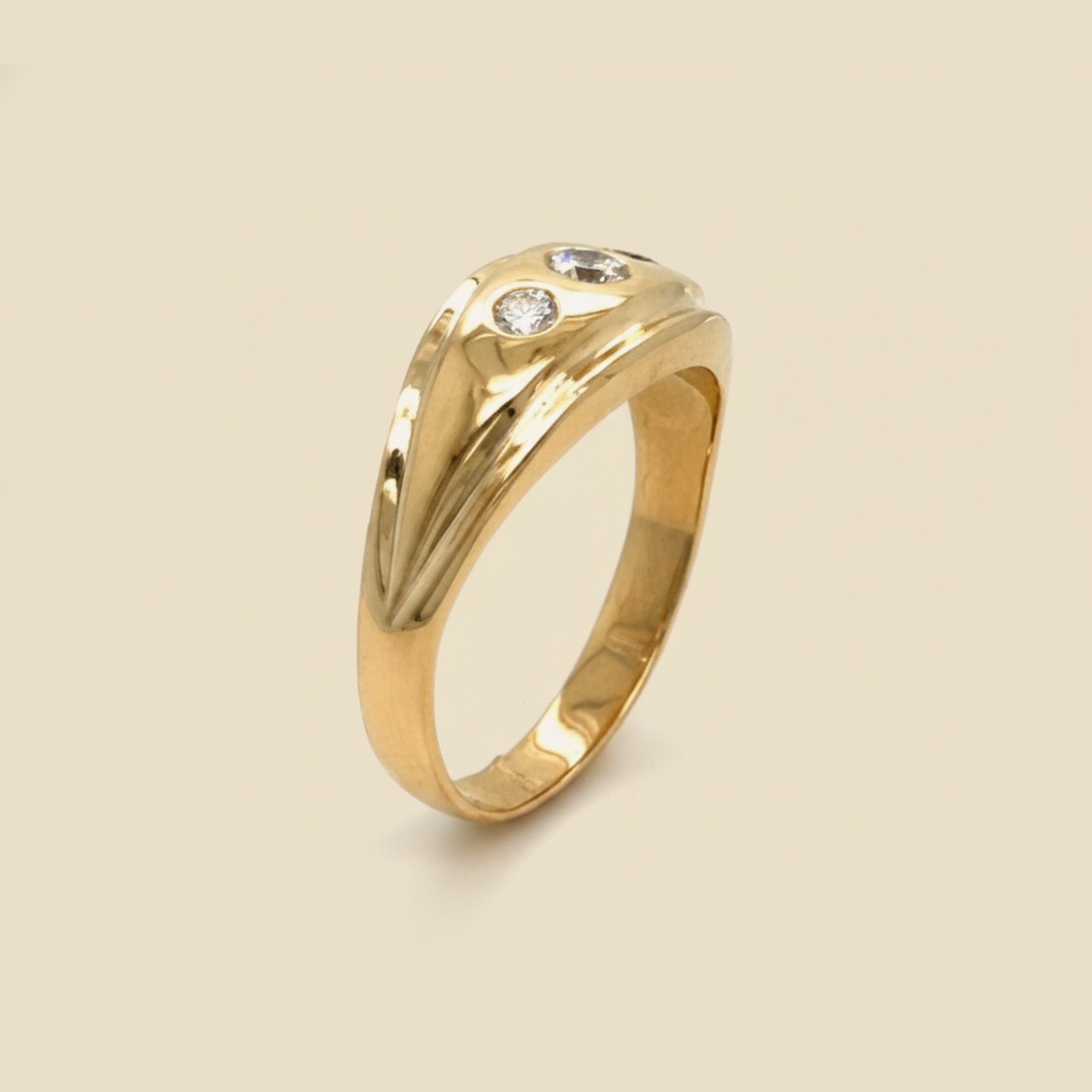 Gent's 14k yellow gold 3 diamond ring