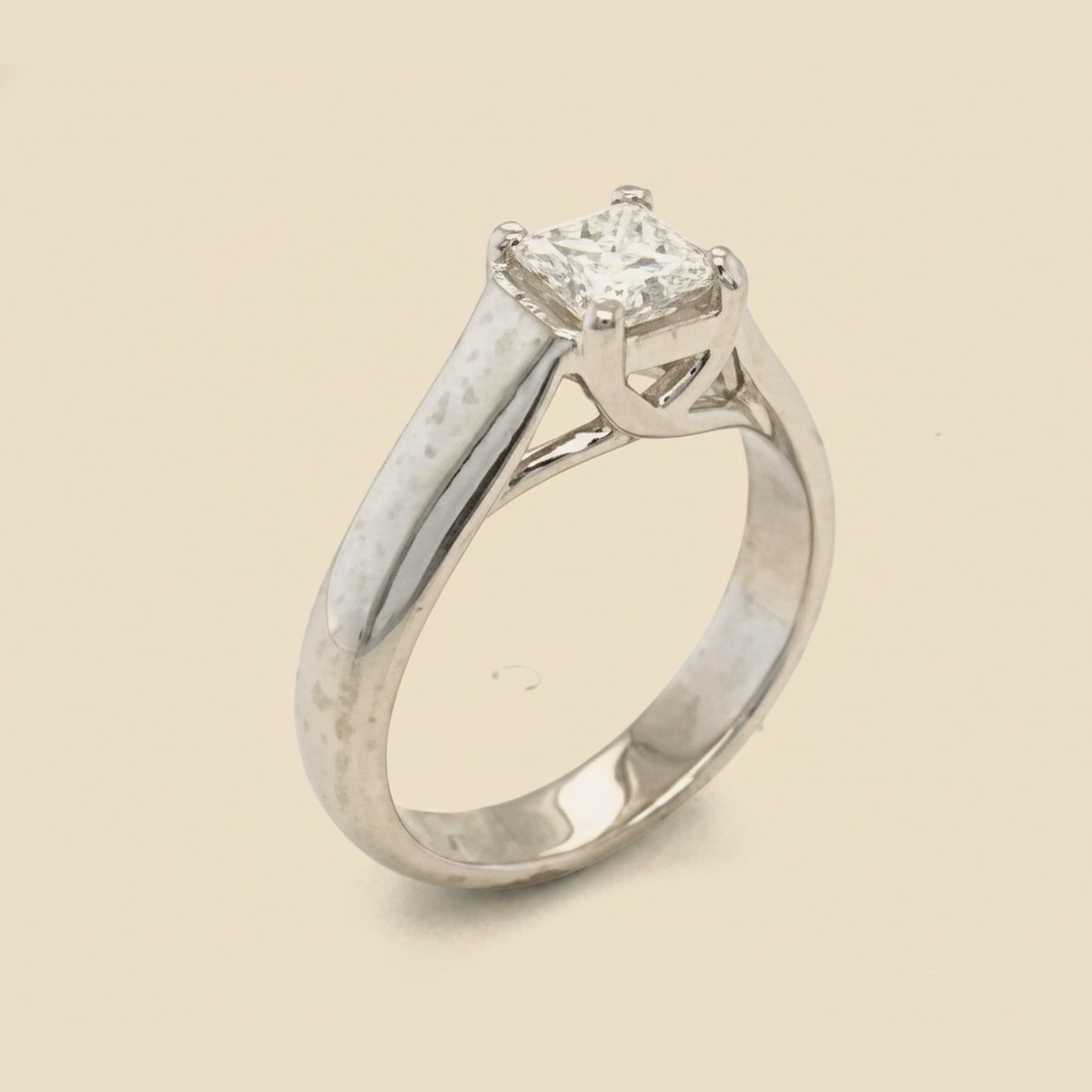 Platinum Diamond Solitaire Engagement ring