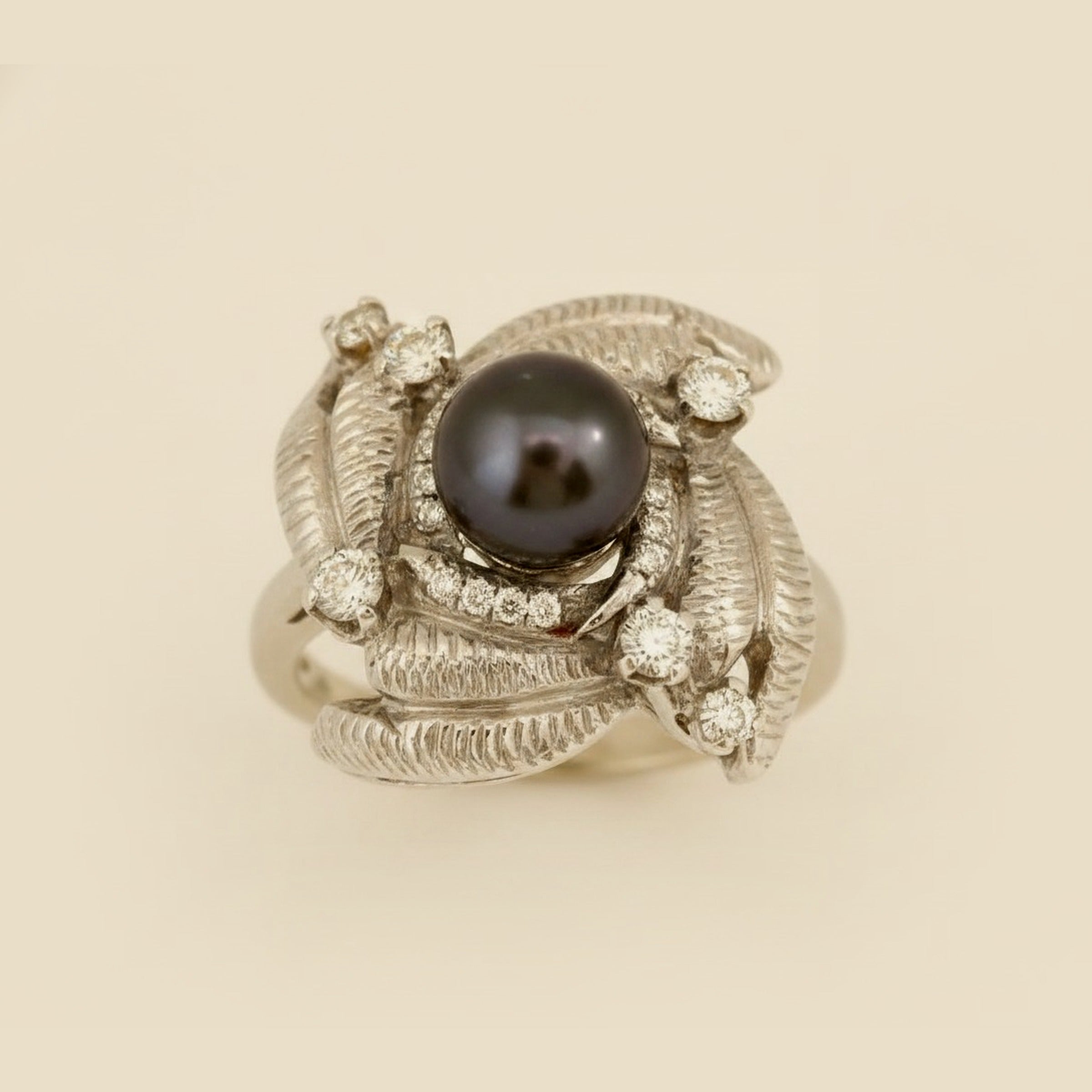 White Gold Decorative Diamond and Black Pearl Cocktail Ring